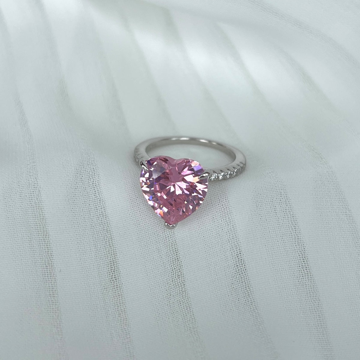 [OAK JURI]6.0 Carat Luxurious Sparkling Romantic Heart Cut Lover Ring