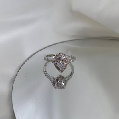 [OAK JURI]1.0 Carat Luxurious Resplendent Water Drop Shape Wedding Ring