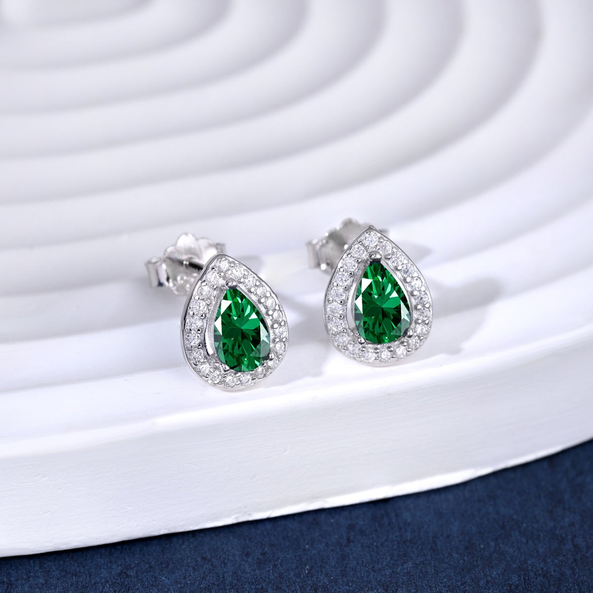 [OAK JURI]Luxurious Water Drop Shape Earrings