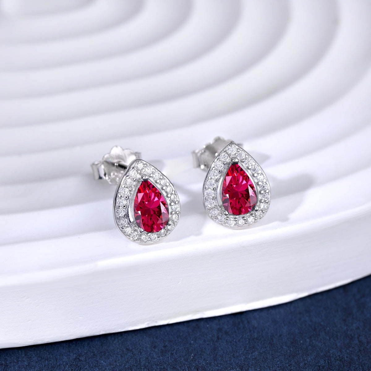 [OAK JURI]Luxurious Water Drop Shape Earrings