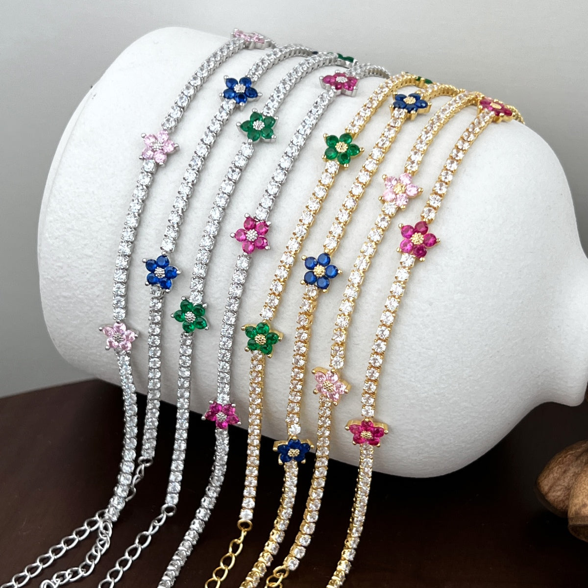 [OAK JURI]Sparkling Flower Shape Tennis Bracelet