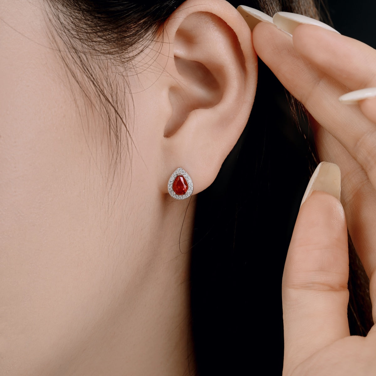 [OAK JURI]Luxurious Water Drop Shape Earrings