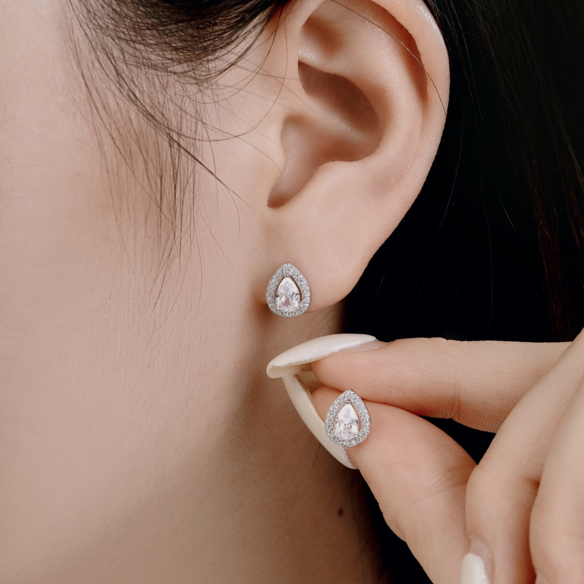 [OAK JURI]Luxurious Water Drop Shape Earrings