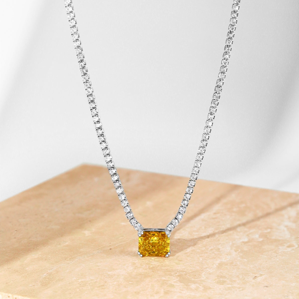 [OAK JURI]4.0 Carat Elegant Radiant Cut Necklace