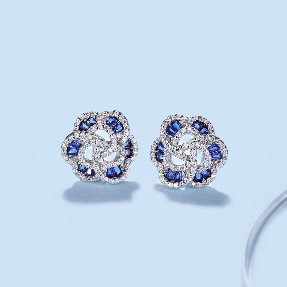[OAK JURI]Exquisite Flower Shape Daily Earrings