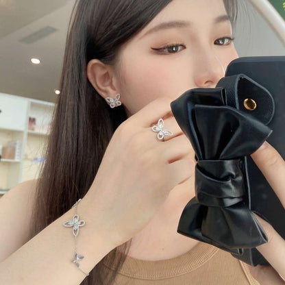 [OAK JURI]Delicate Butterfly Pendant Bracelet