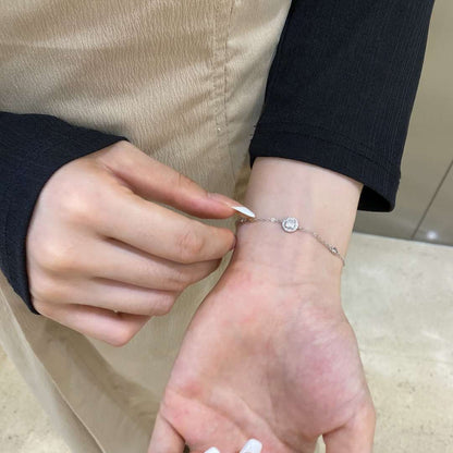 [OAK JURI]Dazzling Round Cut Shape Bracelet