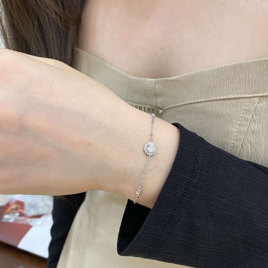 [OAK JURI]Dazzling Round Cut Shape Bracelet