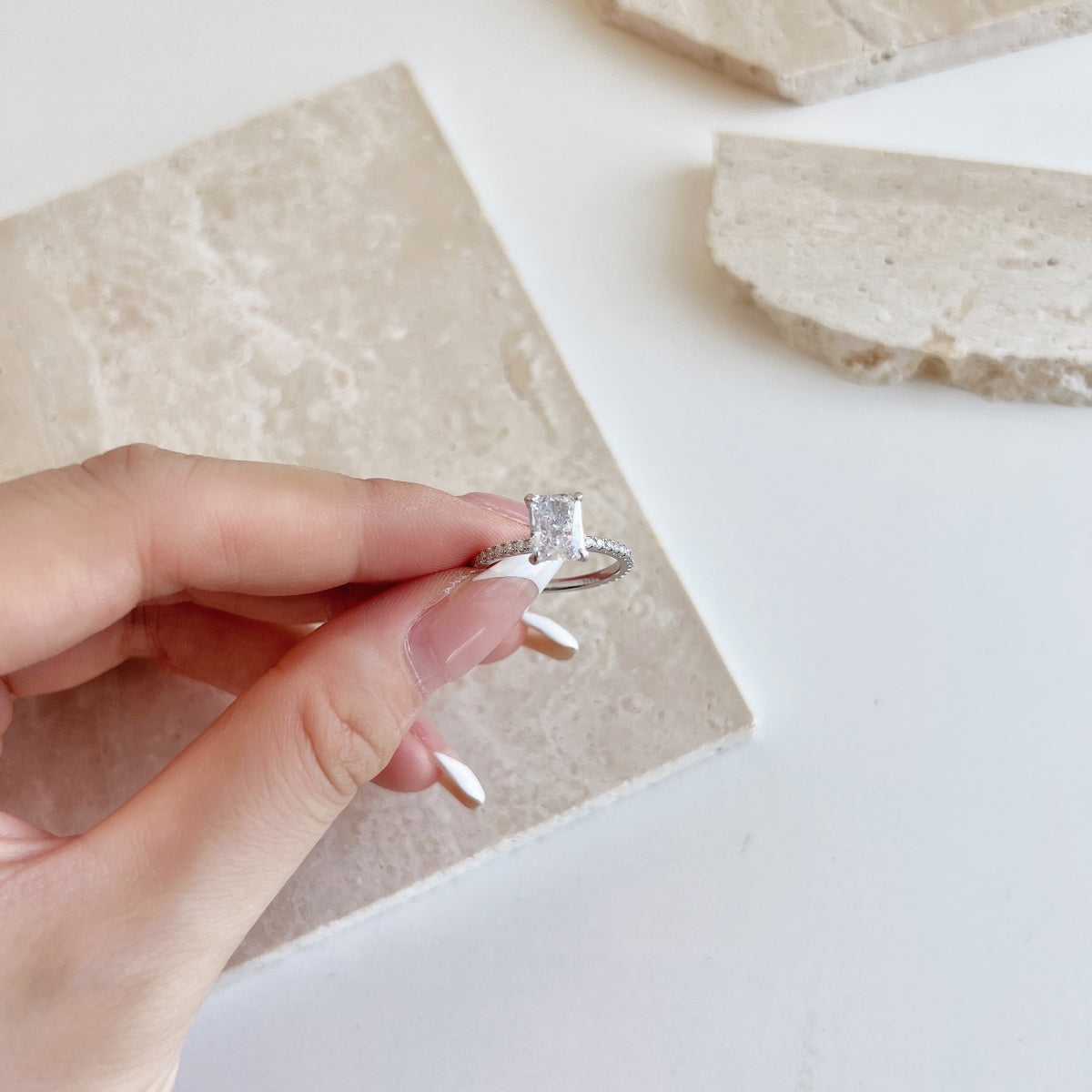 [OAK JURI]2.0 Carat Dazzling Sparkling Radiant Cut Party Ring