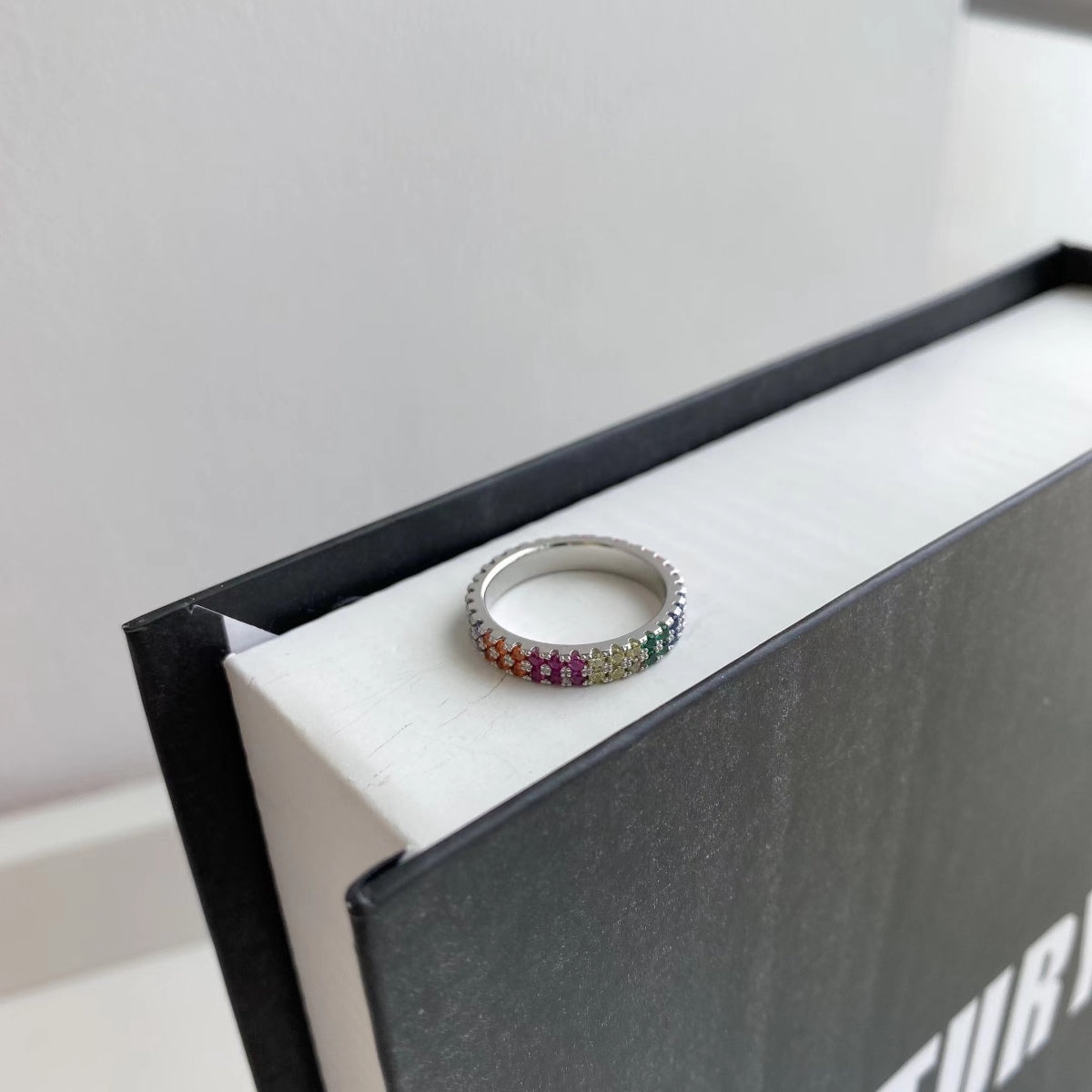 [OAK JURI]Unique Colorful Round Cut Tennis Ring