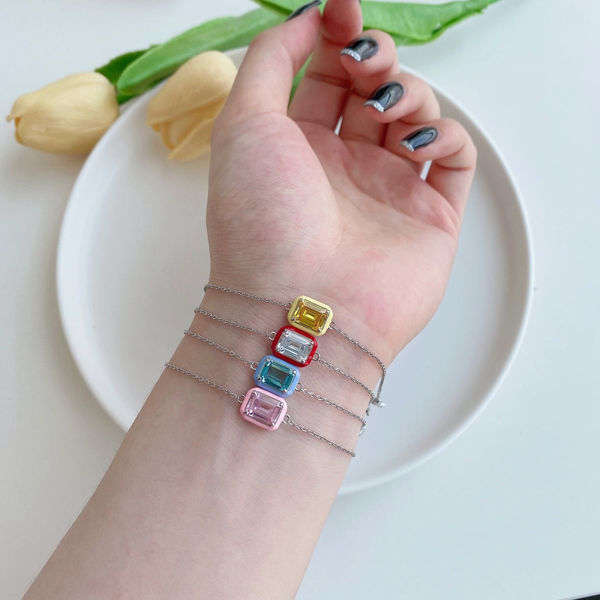 [OAK JURI]2.0 Carat Sparkling Colorful Emerald Cut Daily Bracelet