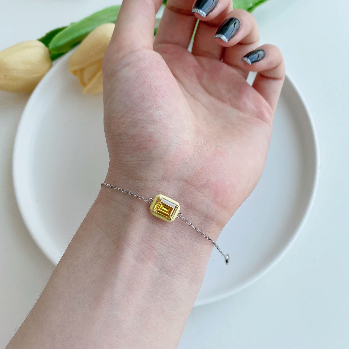 [OAK JURI]2.0 Carat Sparkling Colorful Emerald Cut Daily Bracelet