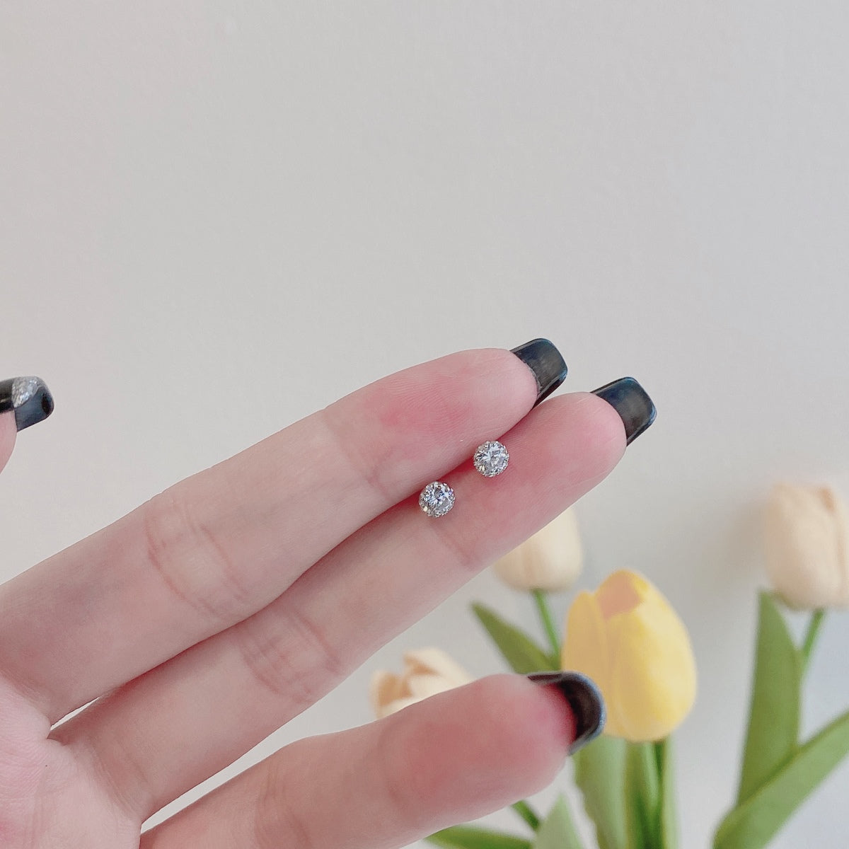 [OAK JURI]Sparkling Colorful Round Shape Earrings