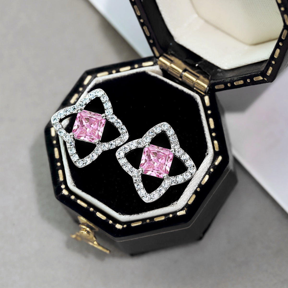 [OAK JURI]Elegant Star Shape Princess Cut Daily Earrings