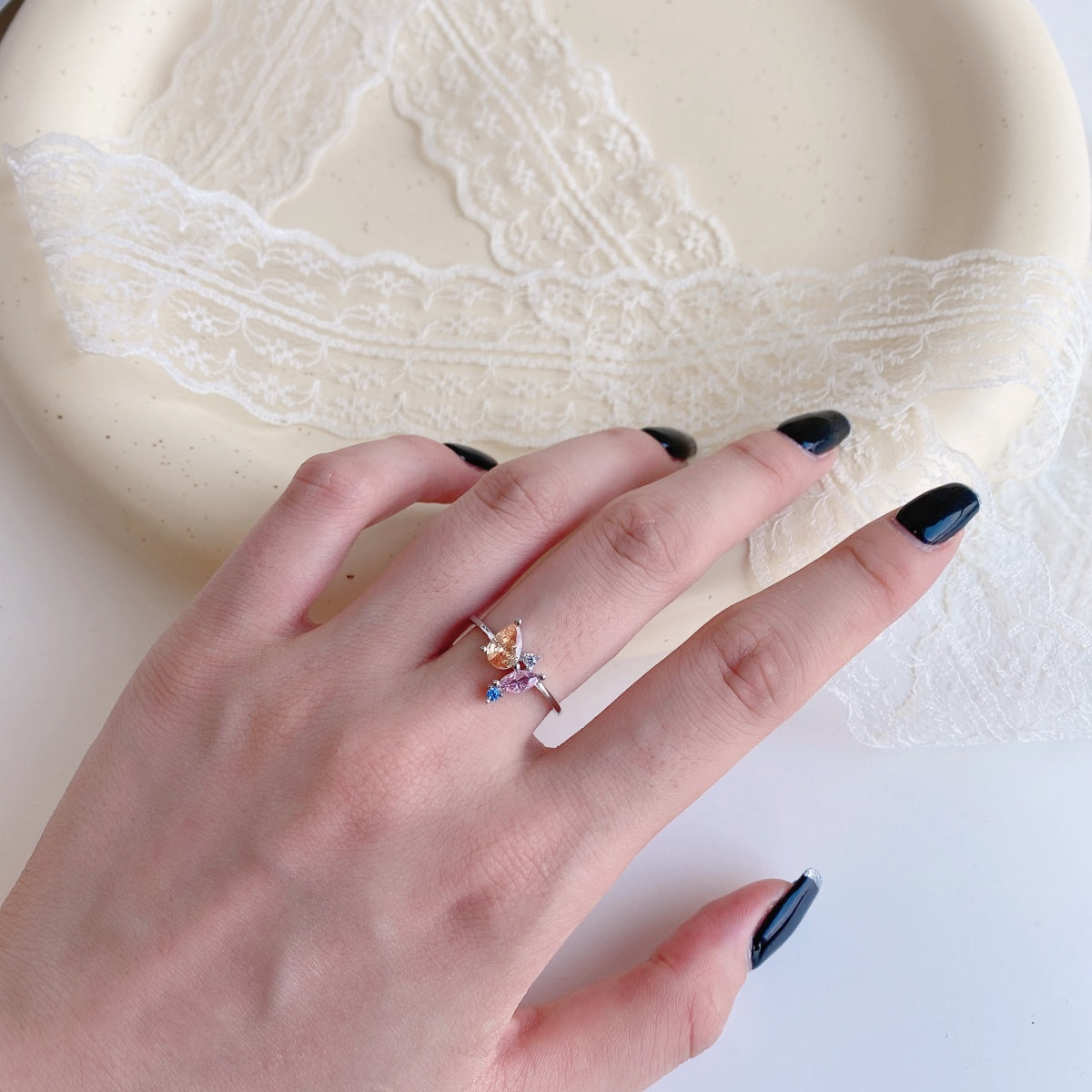 [OAK JURI]Radiant Colorful Multi Cut Daily Ring