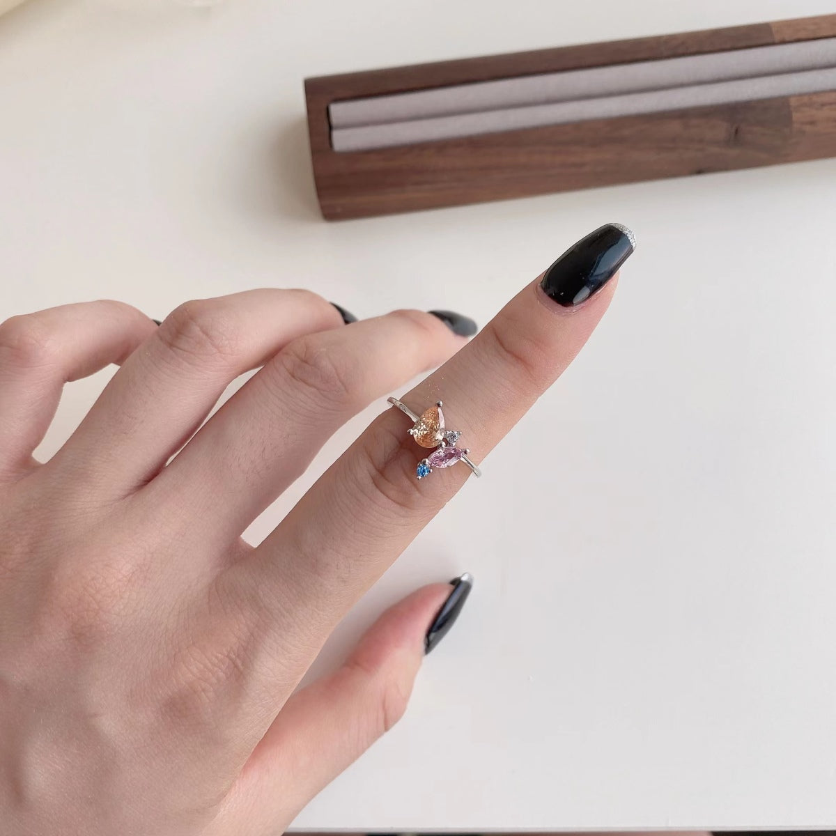 [OAK JURI]Radiant Colorful Multi Cut Daily Ring