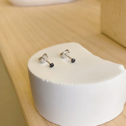 [OAK JURI]Delicate Solitaire Earrings