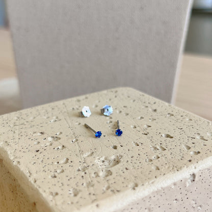 [OAK JURI]Delicate Solitaire Earrings