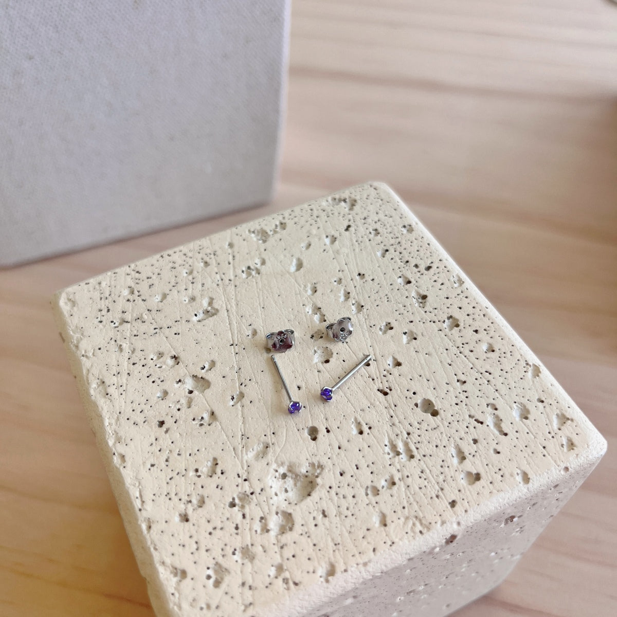 [OAK JURI]Delicate Solitaire Earrings