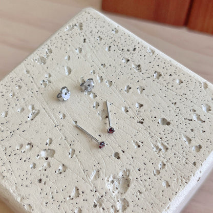 [OAK JURI]Delicate Solitaire Earrings