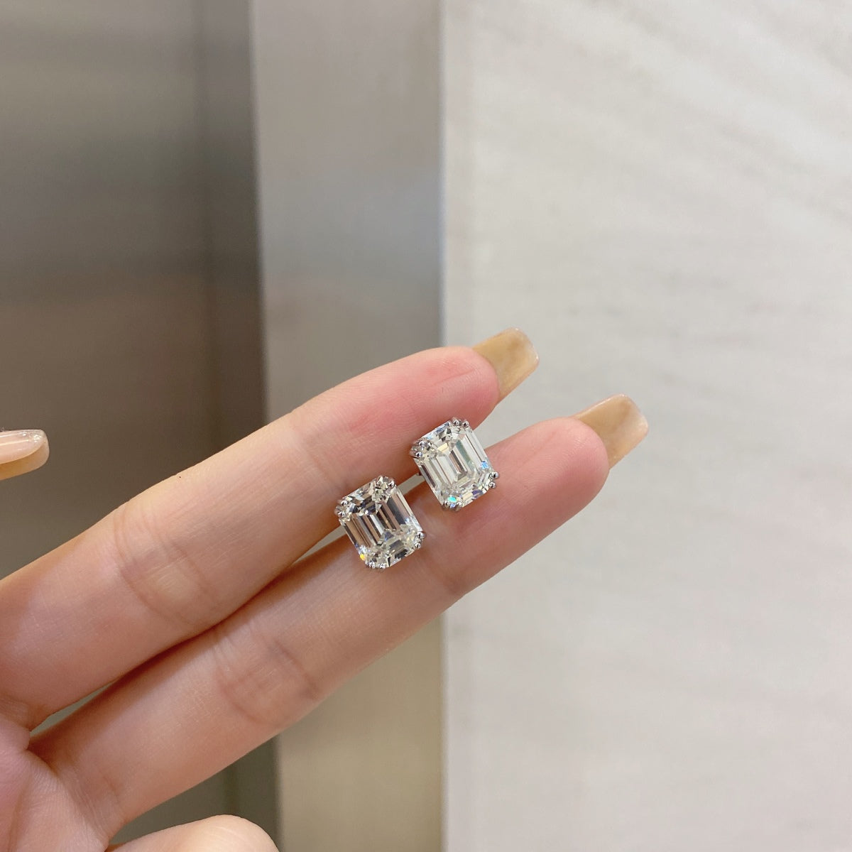 [OAK JURI]Dazzling Square Shape Earrings