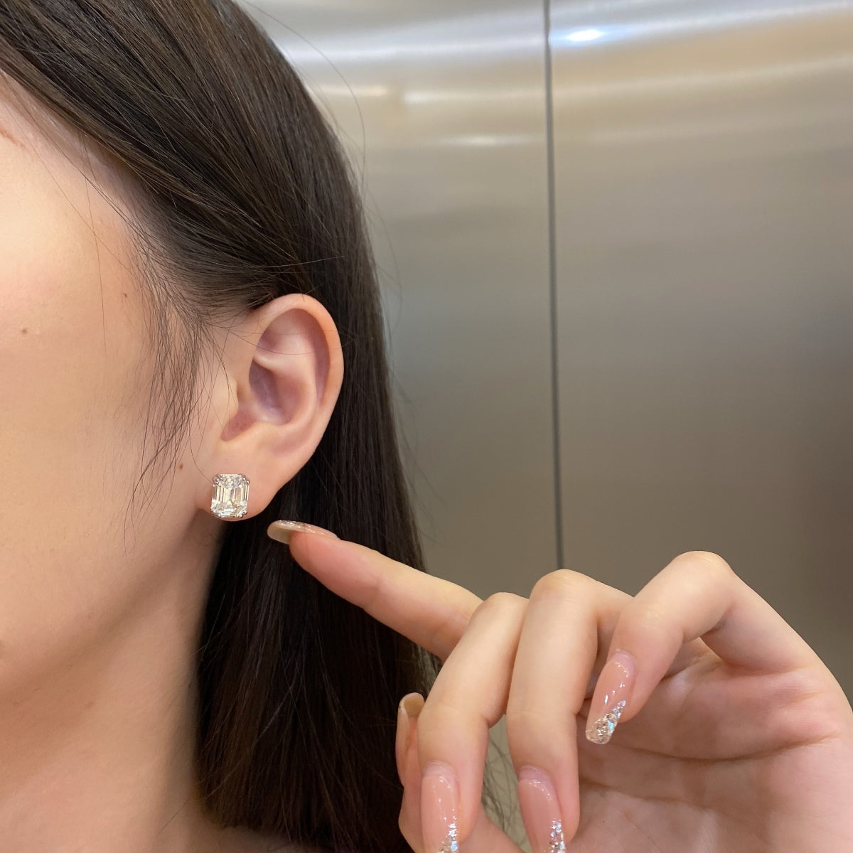 [OAK JURI]Dazzling Square Shape Earrings
