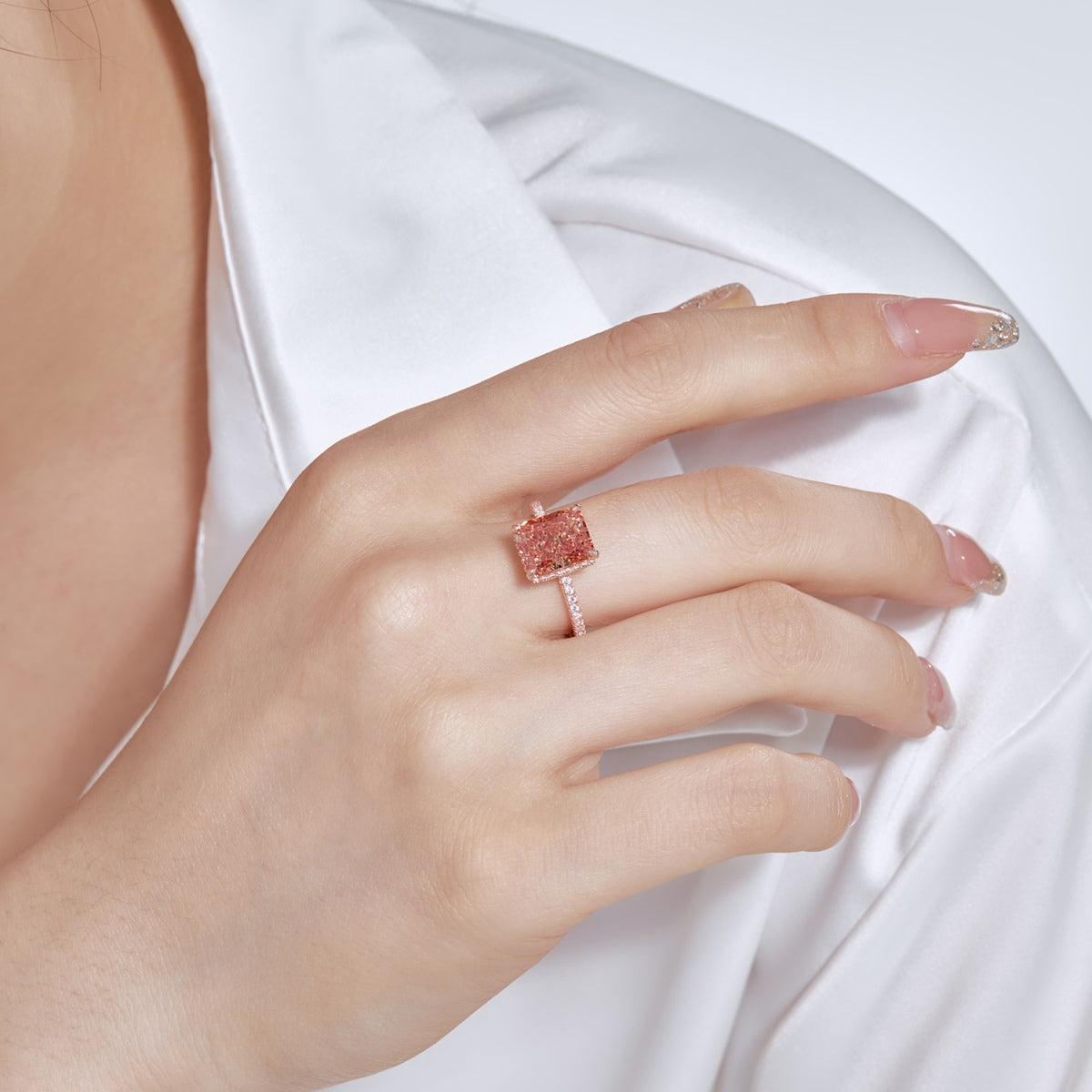 [OAK JURI]4.0 Carat Luxurious Engagement Ring