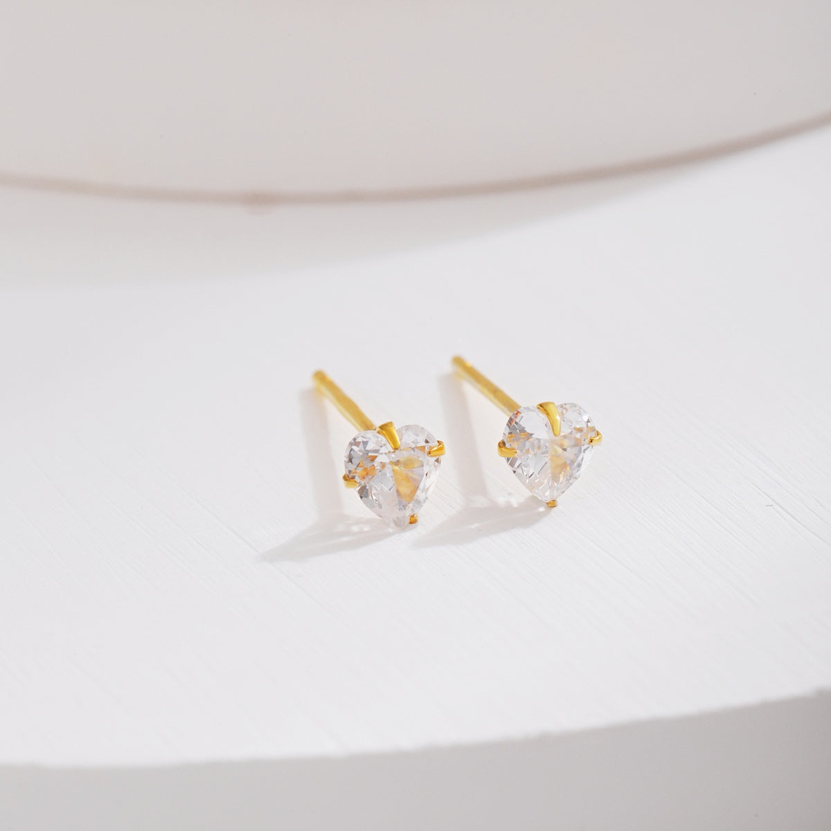 [OAK JURI]Sparkling Heart Shaped Simple Earrings