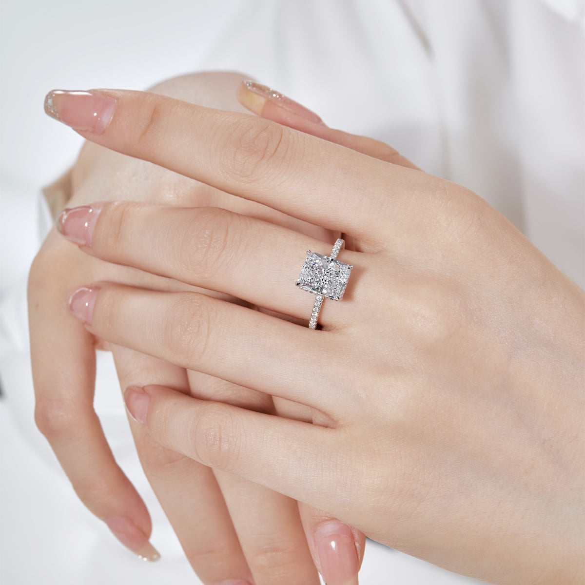 [OAK JURI]4.0 Carat Luxurious Engagement Ring