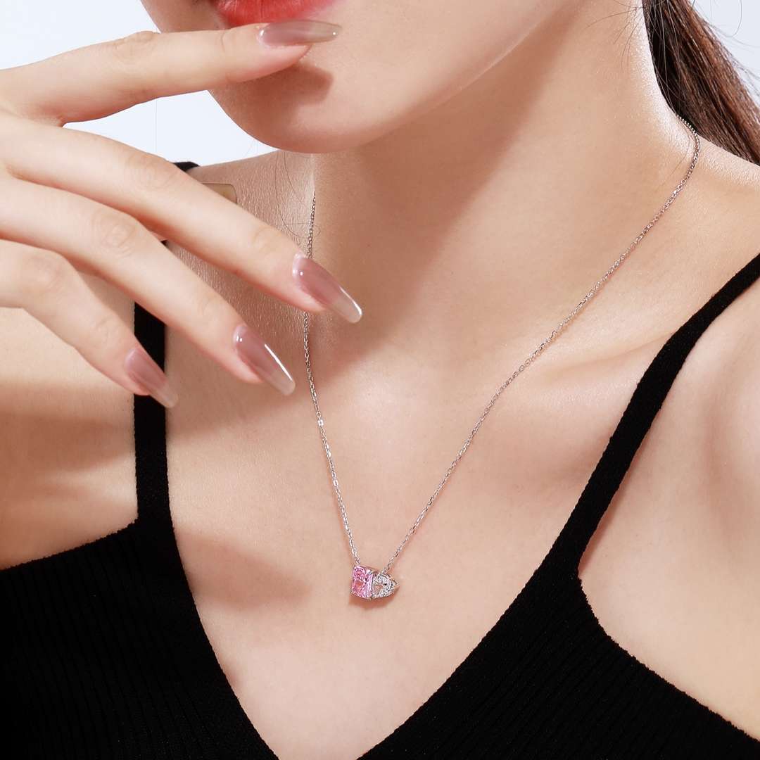 [OAK JURI]Dazzling Square & Heart Shape Necklace
