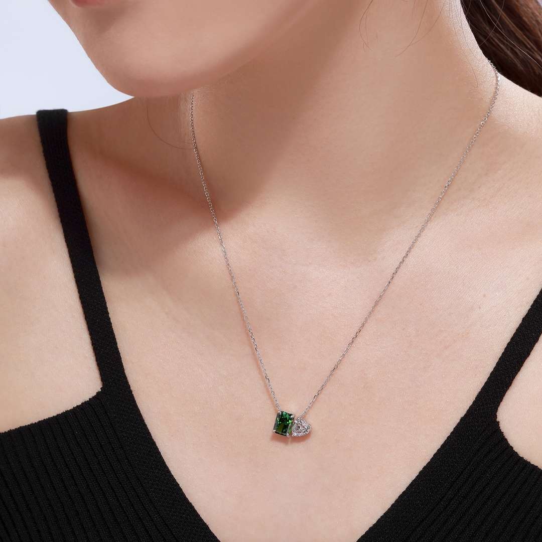 [OAK JURI]Dazzling Square & Heart Shape Necklace