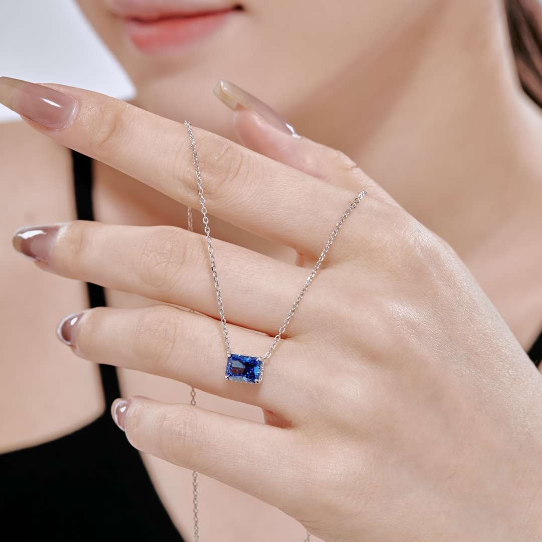 [OAK JURI]Luxurious Square Shape Colorful Necalack