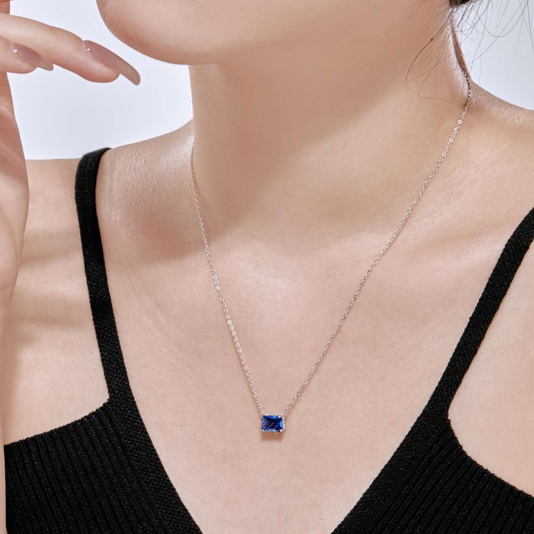 [OAK JURI]Luxurious Square Shape Colorful Necalack
