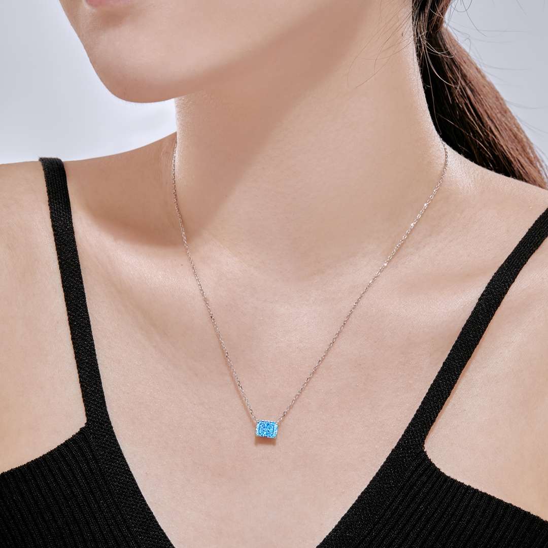 [OAK JURI]Luxurious Square Shape Colorful Necalack