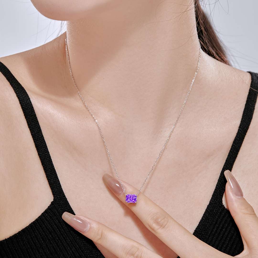 [OAK JURI]Luxurious Square Shape Colorful Necalack