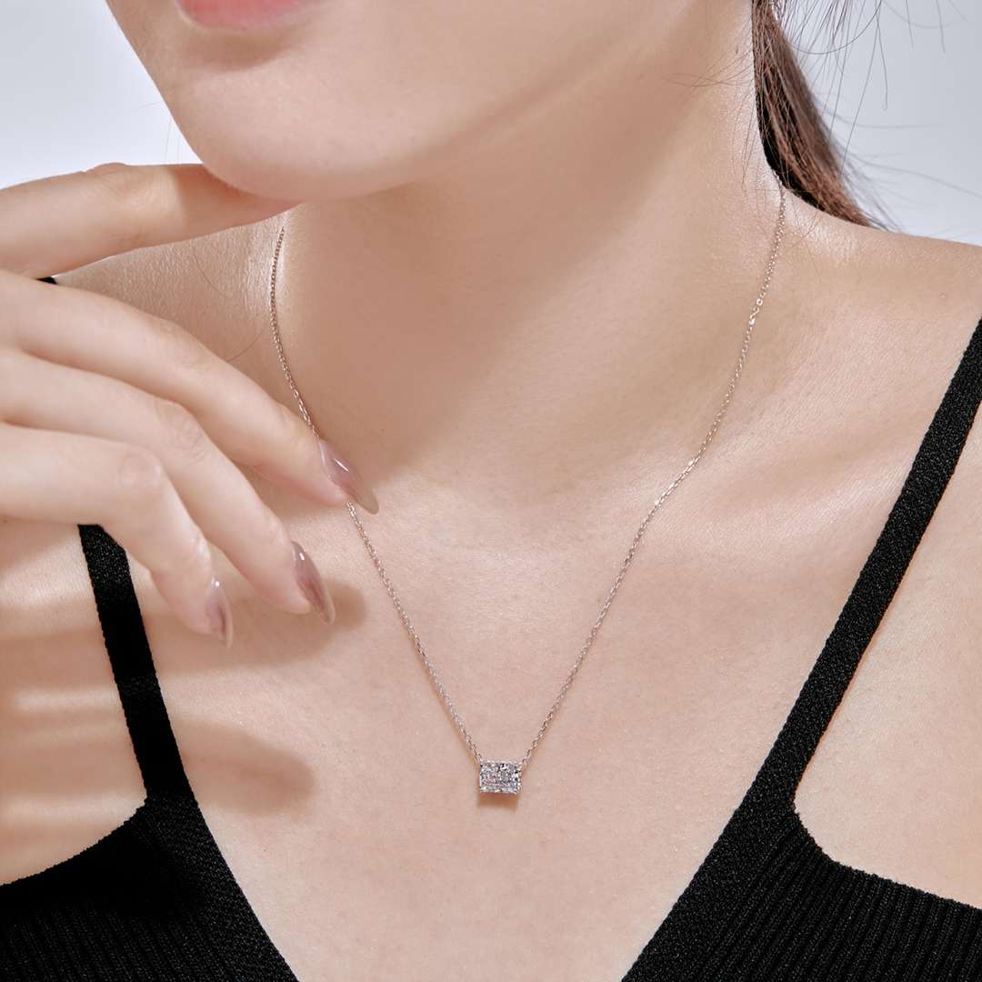 [OAK JURI]Luxurious Square Shape Colorful Necalack