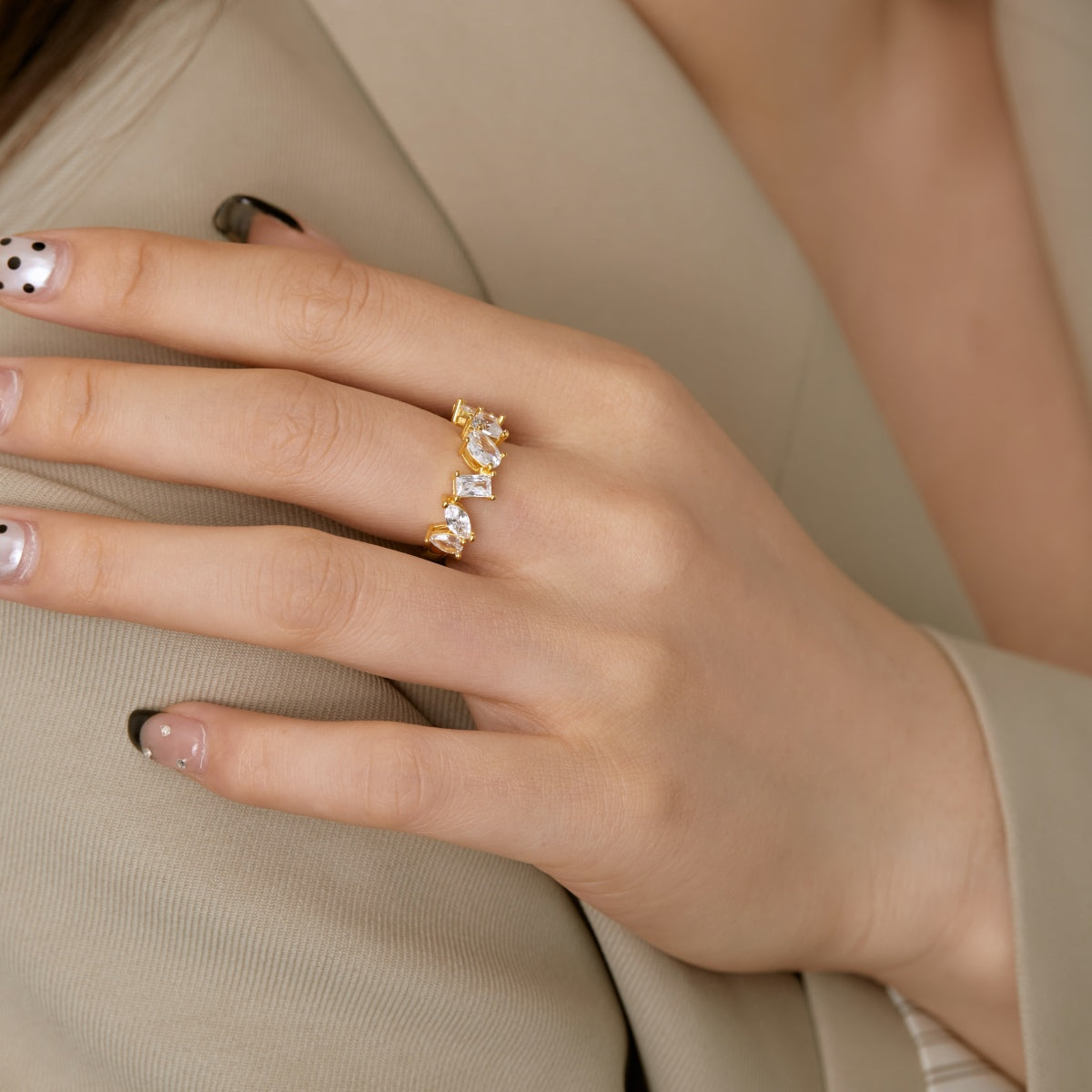 [OAK JURI]Delicate Multi Cut Ring
