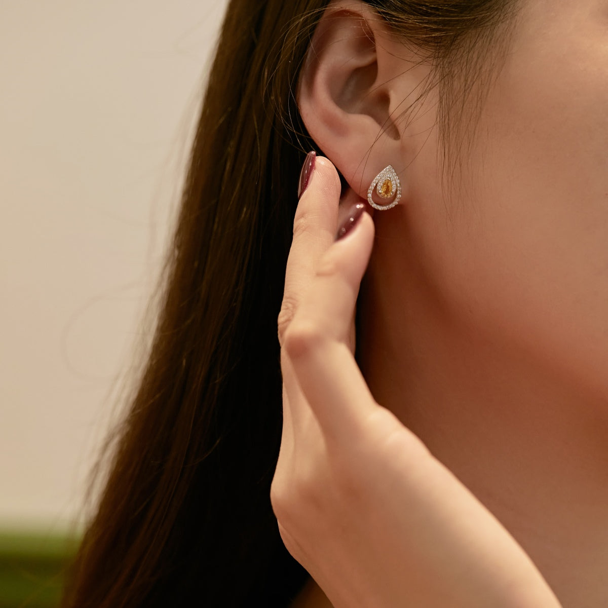 [OAK JURI]Sparkling Delicate Water Drop Shape Daily Earrings
