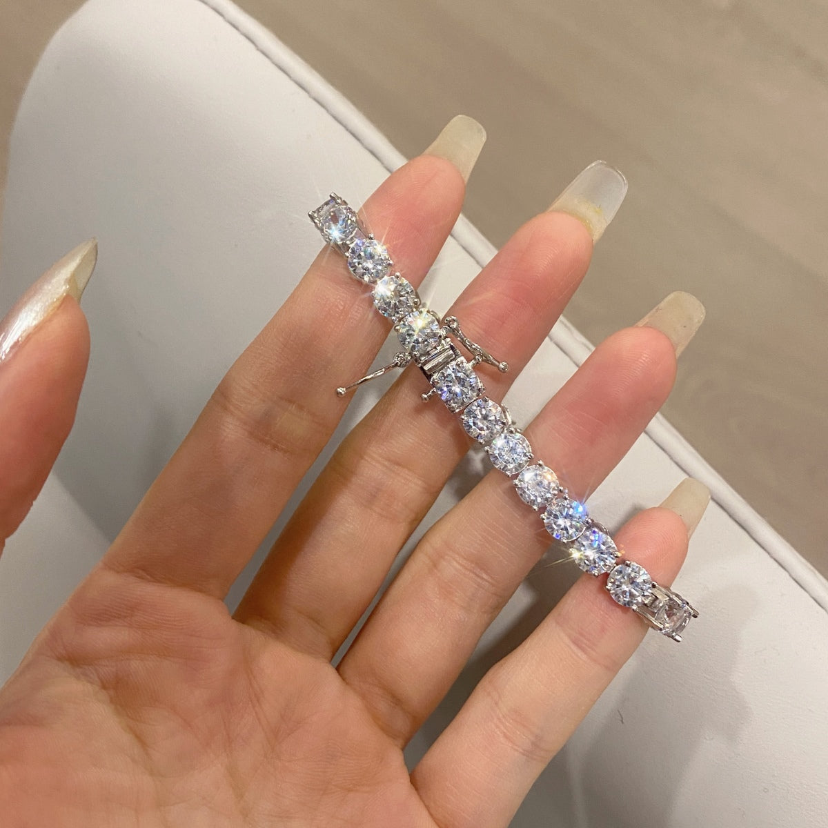 [OAK JURI]Ornate Sparkling Round Cut Wedding Bracelet