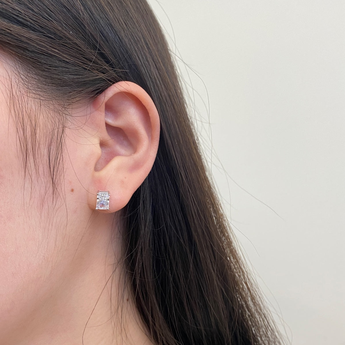 [OAK JURI]Radiant Luxurious Princess Cut Daily Earrings