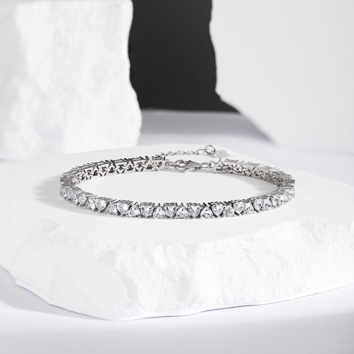 [OAK JURI]Dazzling Romantic Heart Shape Lover Bracelet