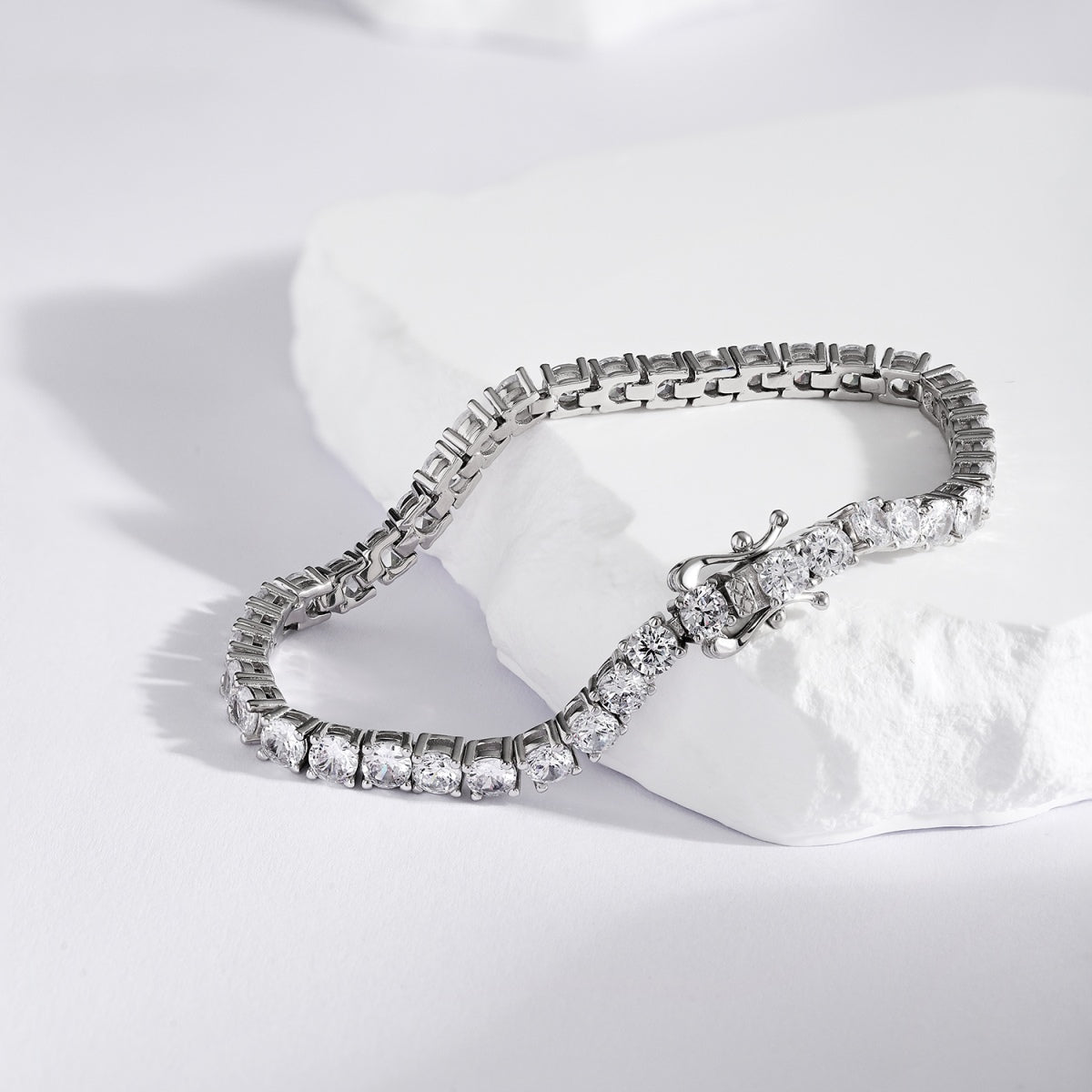 [OAK JURI]Luxurious Ornate Round Cut Tennis Bracelet