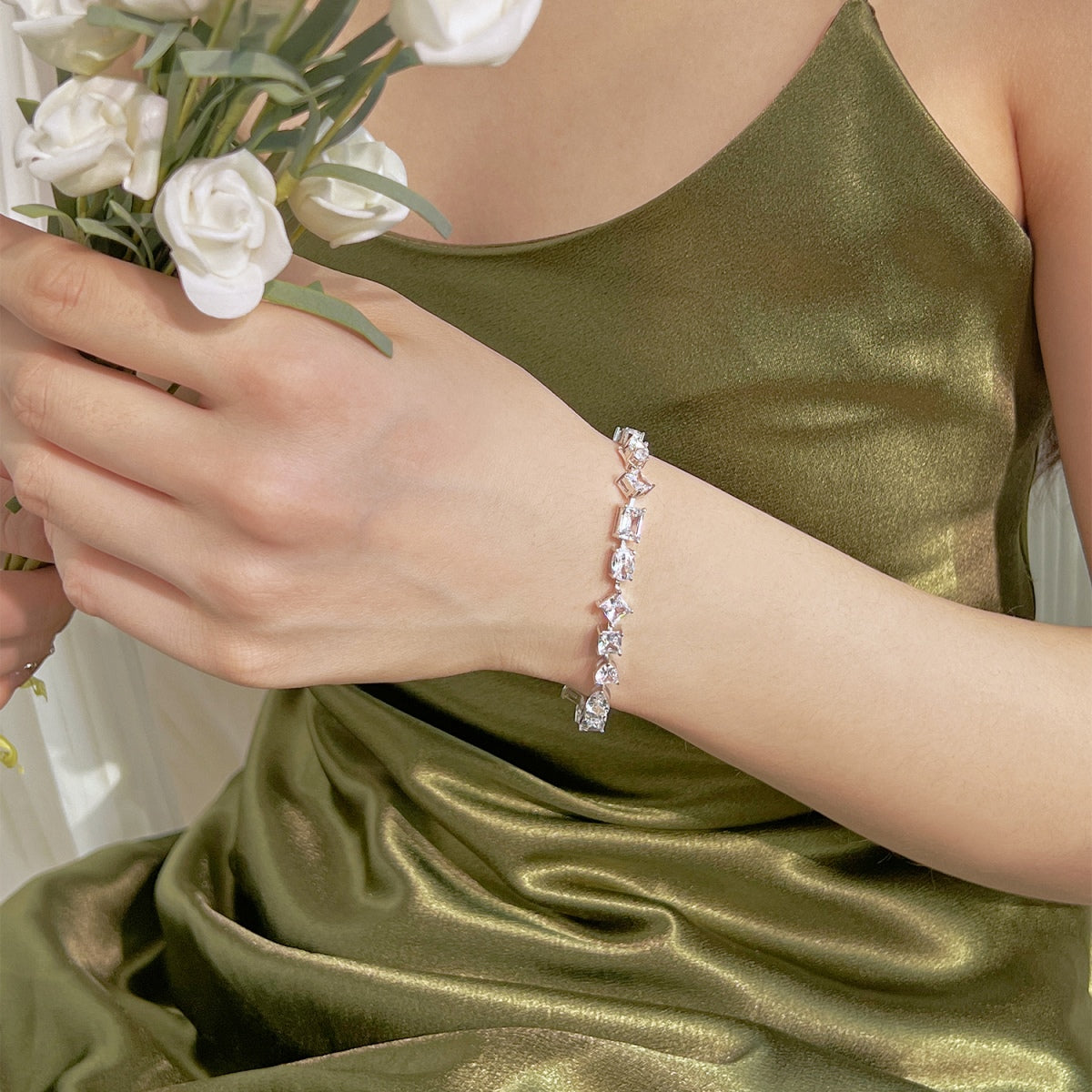 [OAK JURI]Unique Exquisite Multi Cut Daily Bracelet