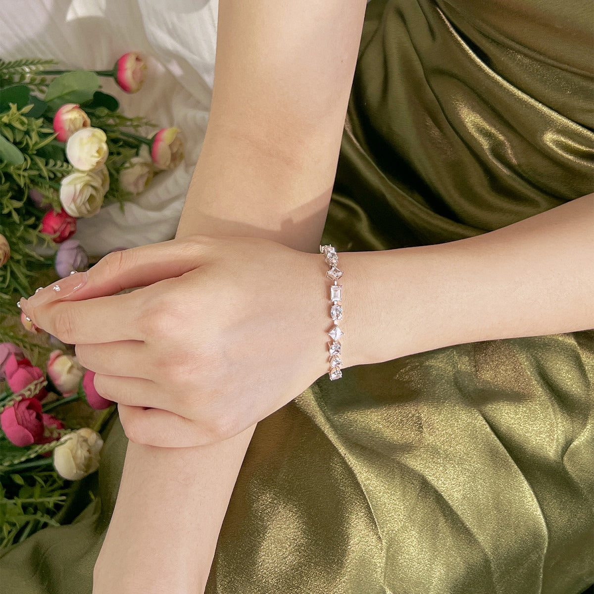 [OAK JURI]Unique Exquisite Multi Cut Daily Bracelet