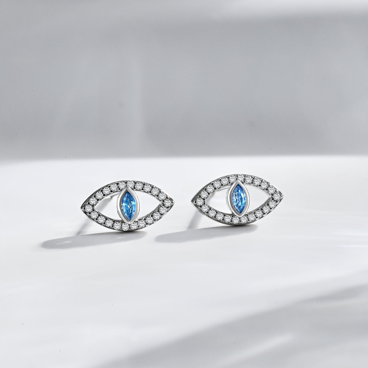 [OAK JURI]Blue Devil Eyes Hollow Stud Earrings