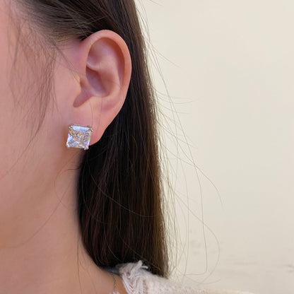 [OAK JURI]Delicate Square Shape Earrings
