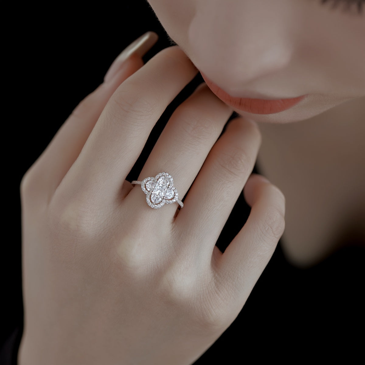 [OAK JURI]Luxurious Eternity Flower Shape Banquet Ring