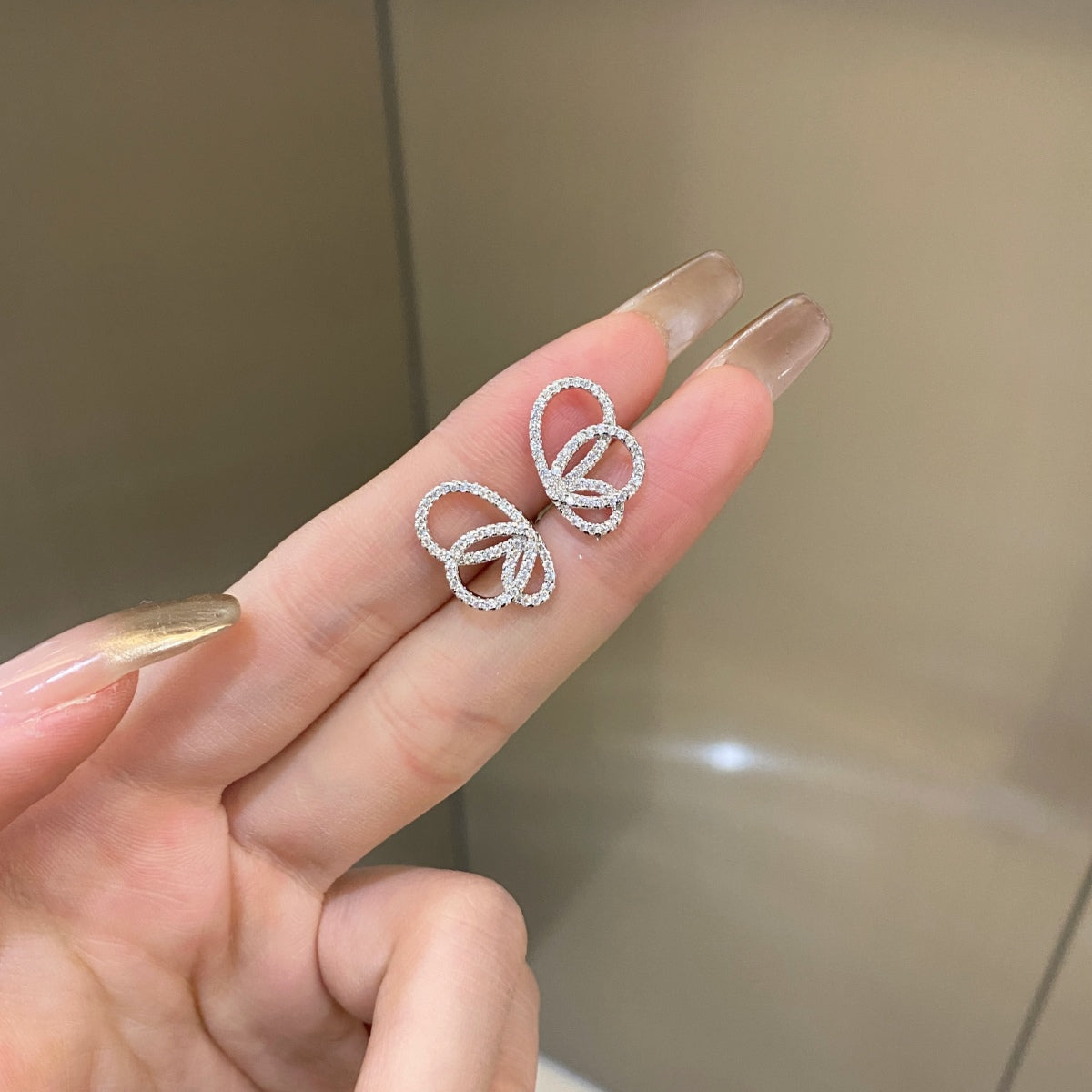 [OAK JURI]Exquisite Butterfly Shape Earrings