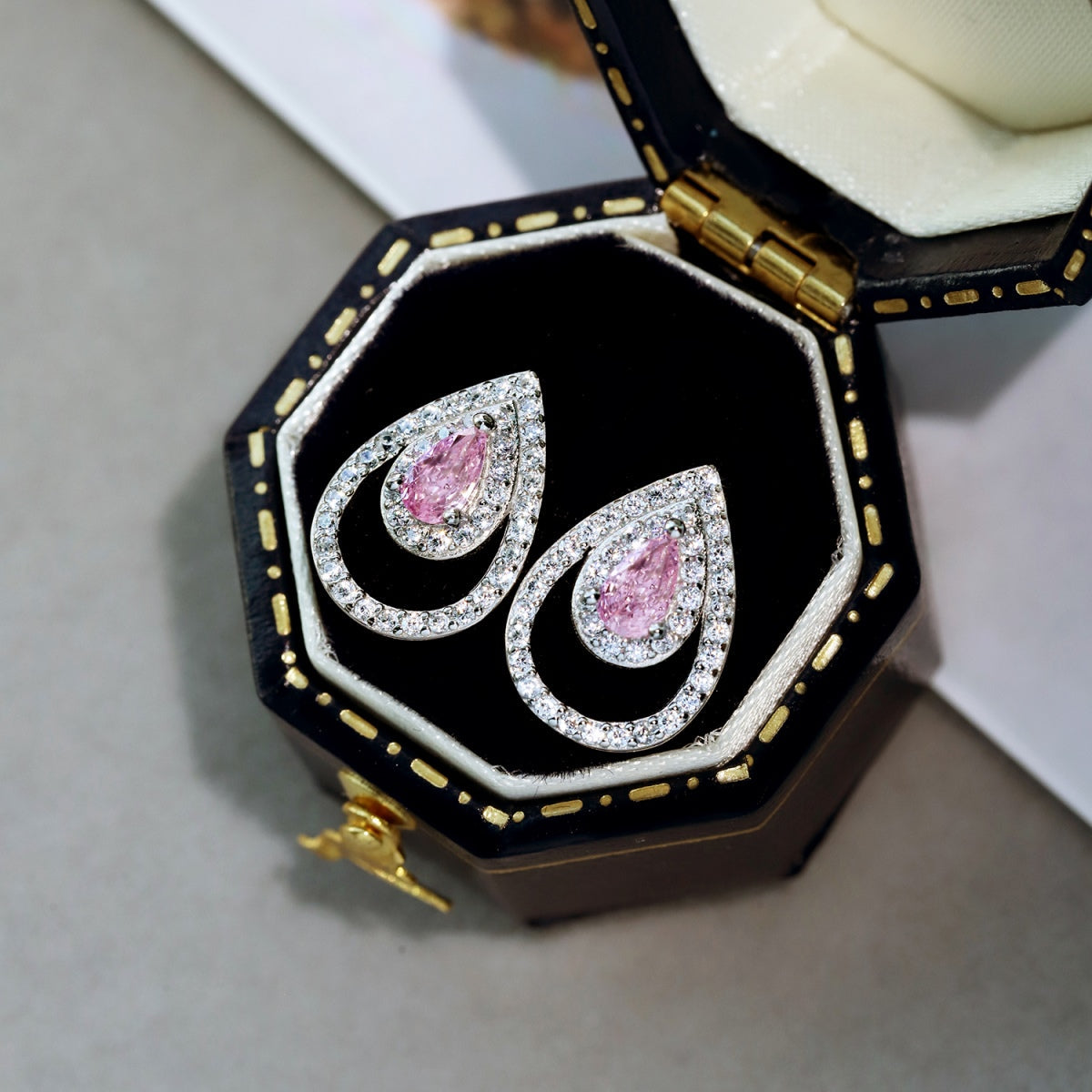 [OAK JURI]Sparkling Delicate Water Drop Shape Daily Earrings