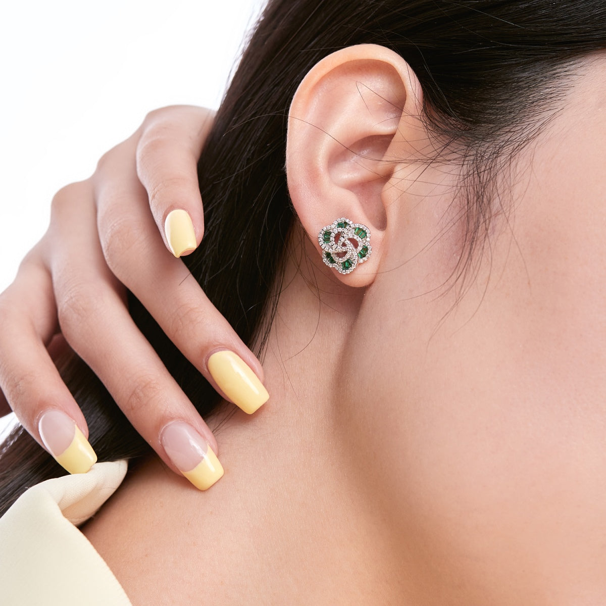 [OAK JURI]Exquisite Flower Shape Daily Earrings